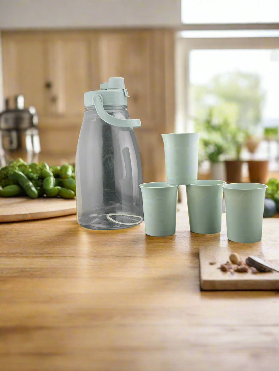 Ensemble Bouteille D'eau +4  Gobelets en plastique