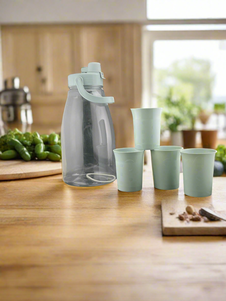 Ensemble Bouteille D'eau +4  Gobelets en plastique
