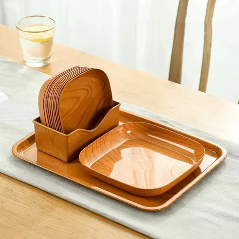 Set d'Assiettes en Plastique Imitation Bois - Élégance et Légèreté