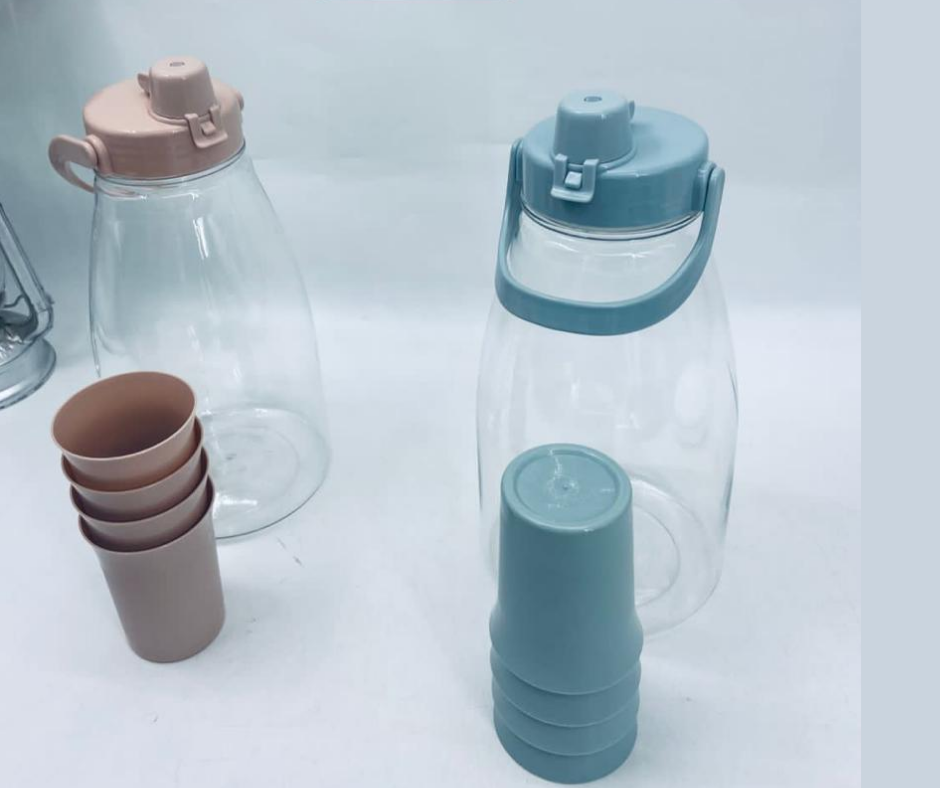 Ensemble Bouteille D'eau + Gobelet en plastique