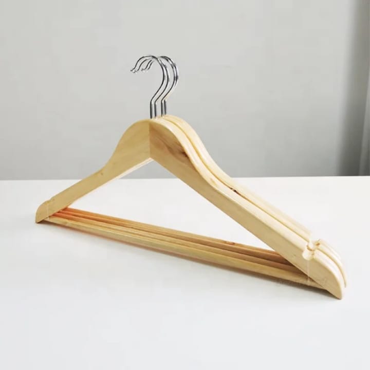 Lot de 6 Cintres en Bois Naturel Premium – Rangement Élégant Garde-Robe – Livraison Dakar