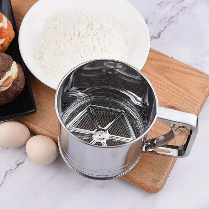 Tamis à Farine Inox – Tamiseur Manuel Professionnel pour Pâtisserie &amp; Boulangerie