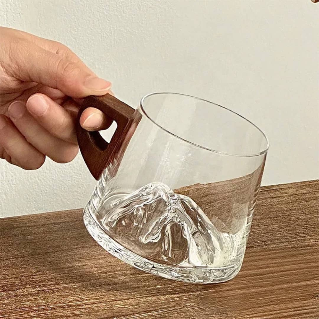 Mug en Verre Relief Montagne avec Anse en Bois — 230ml