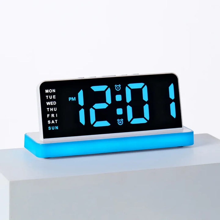 Réveil Digital LED Multicolore avec Affichage Jour &amp; Heure — Horloge de Bureau Moderne