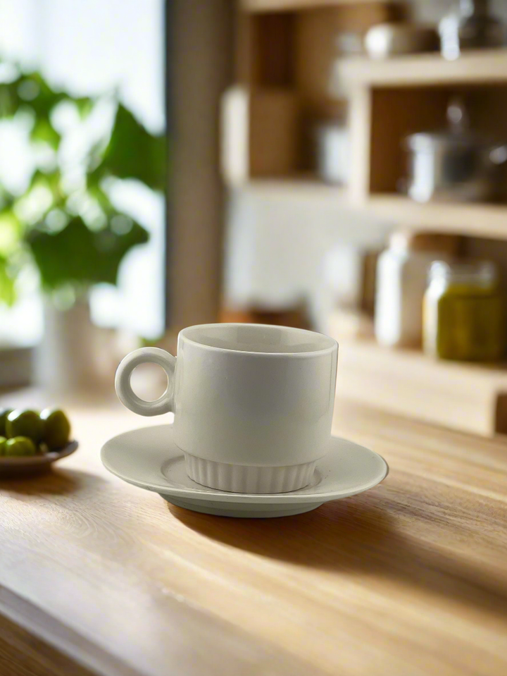 Lot de 6 Tasses à Café en Porcelaine avec Soucoupes – Élégance et Raffinement