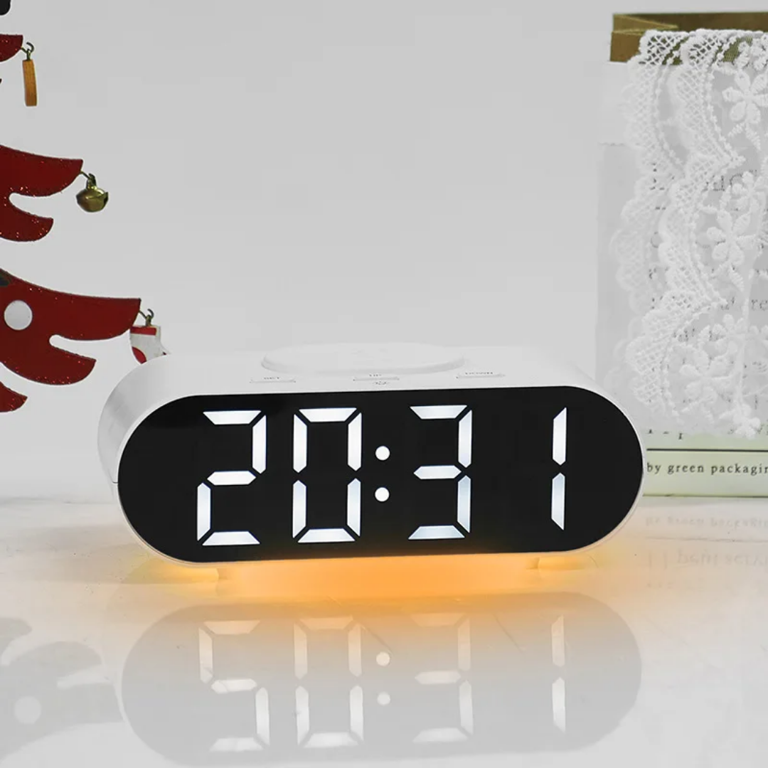 Réveil Digital LED avec Chargeur Sans Fil – Horloge Moderne 2-en-1 pour Table de Chevet