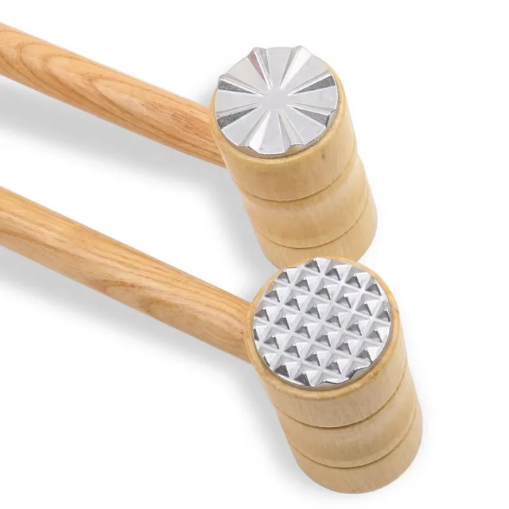 Maillet de Cuisine en Bois avec Embouts Métalliques – Attendrisseur de Viande Résistant