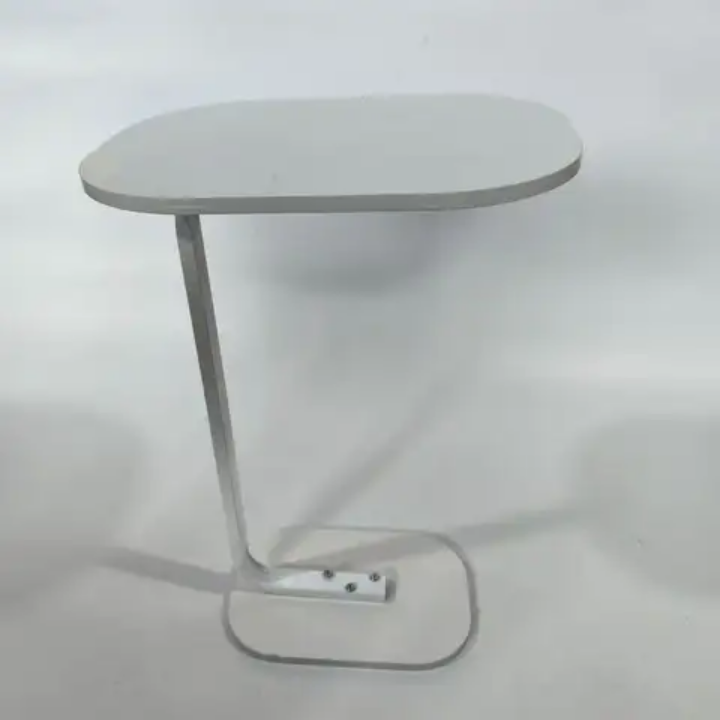 Table d’appoint en bois laminé – Design moderne en forme de C