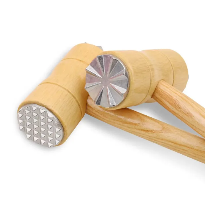 Maillet de Cuisine en Bois avec Embouts Métalliques – Attendrisseur de Viande Résistant