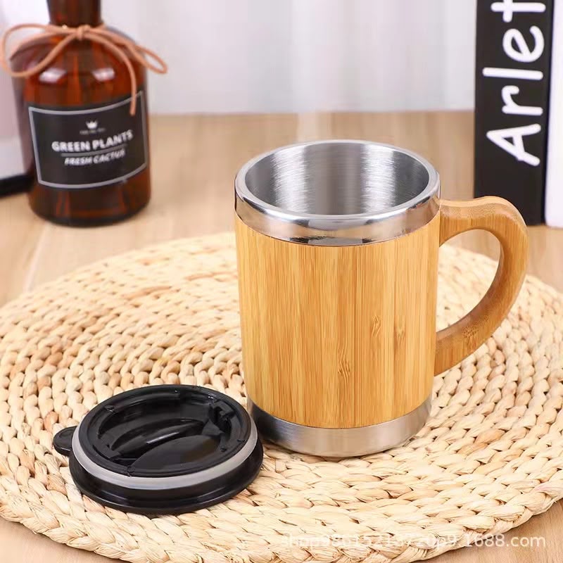 Mug avec couvercle – Intérieur inox et extérieur bambou
