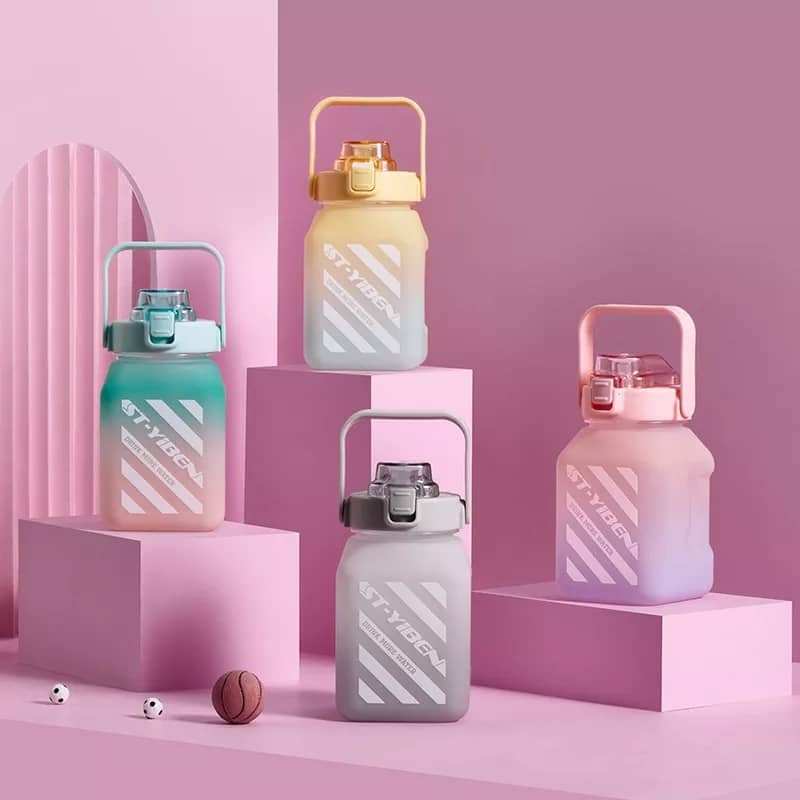 Bouteille d’eau en plastique 1300 ml - La boutique secrète